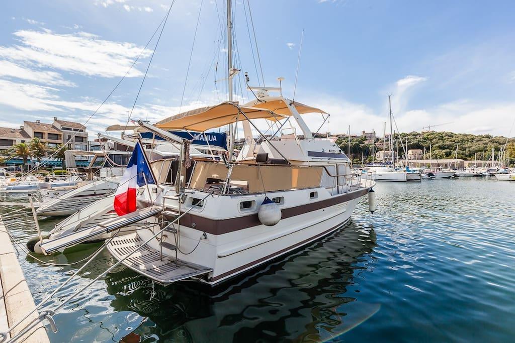 Готель Les Yachts De Porto Vecchio - Le Philae Екстер'єр фото